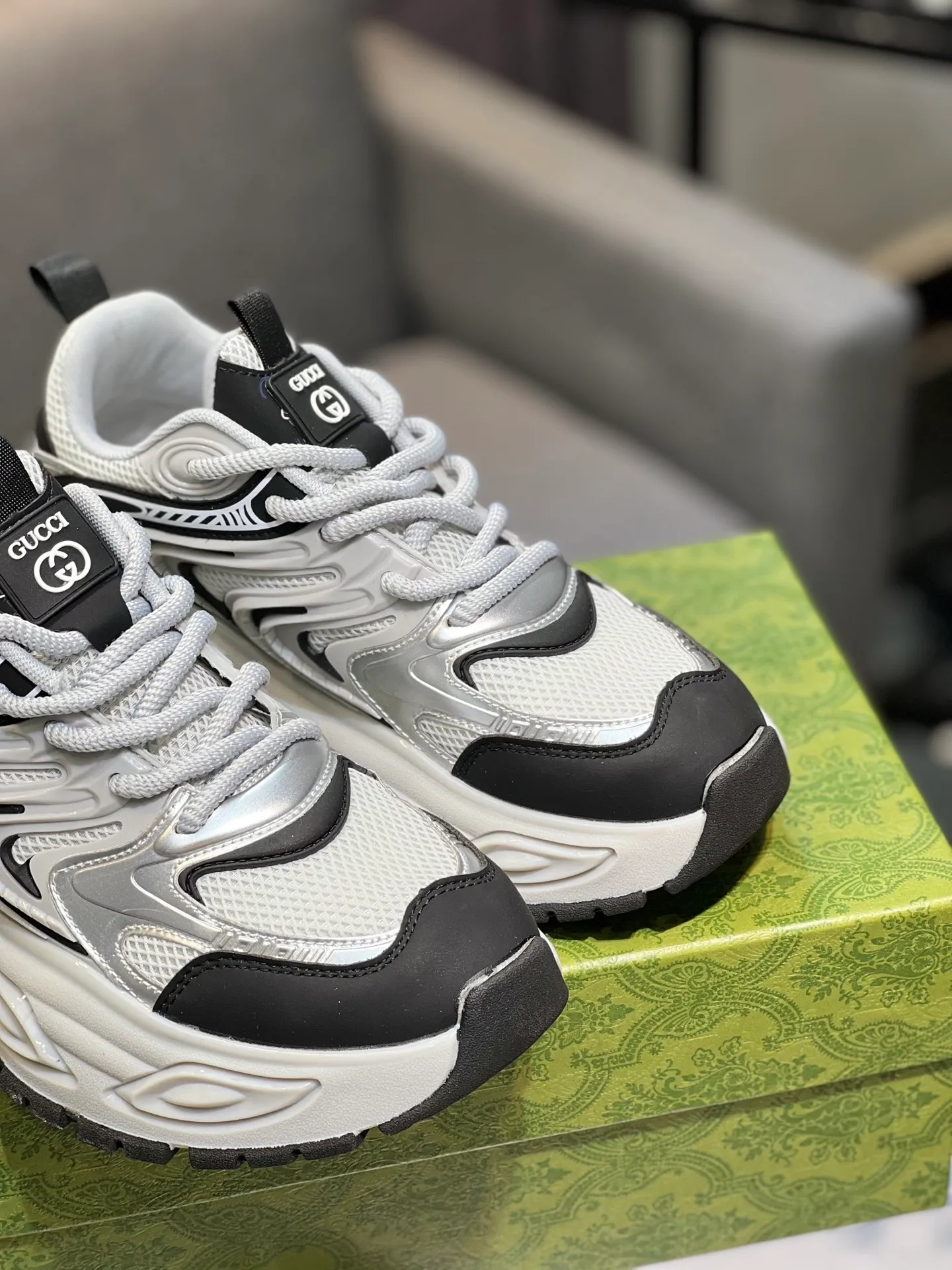 💰¥460 Brand: GUCCI Standard code: 38-44, Material: original material splicing, comfortable and breathable lining, lightweight and wear-resistant sports outsole Style category: men's fashionable casual shoes, running, sports shoes, distinguished luxury brand elements, top luxury